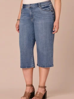 "Ab"solution® High Rise Hook and Bar Plus Size Relaxed Capri Jeans