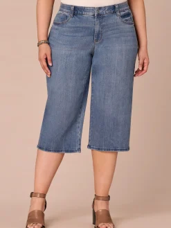 "Ab"solution® High Rise Hook and Bar Plus Size Relaxed Capri Jeans