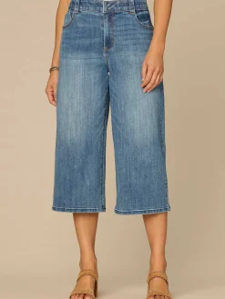 "Ab"solution® High Rise Hook and Bar Petite Relaxed Capri Jeans
