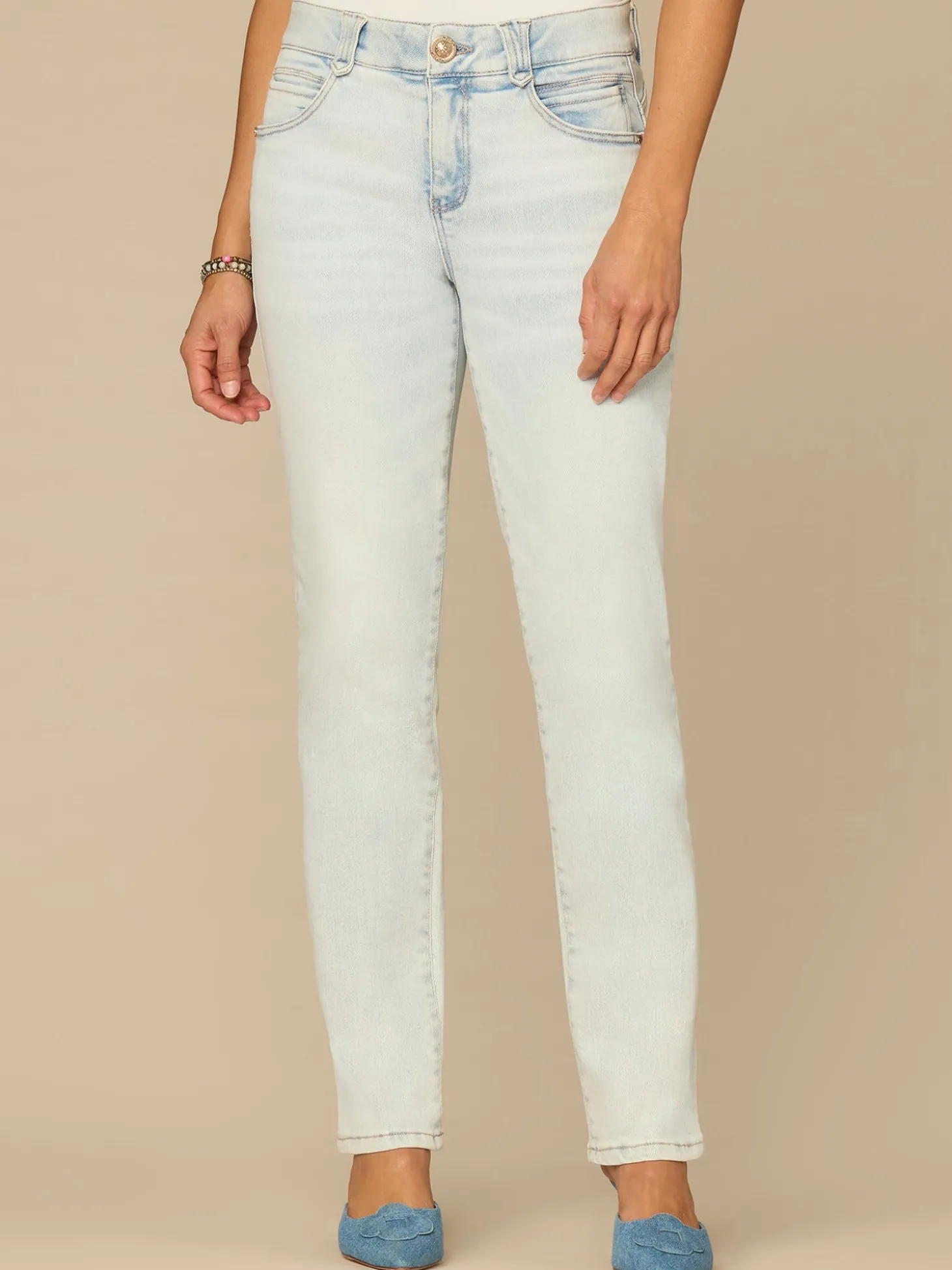 “Ab”solution® Mid-Rise Bleached Blue Booty Lift Straight Leg Jeans