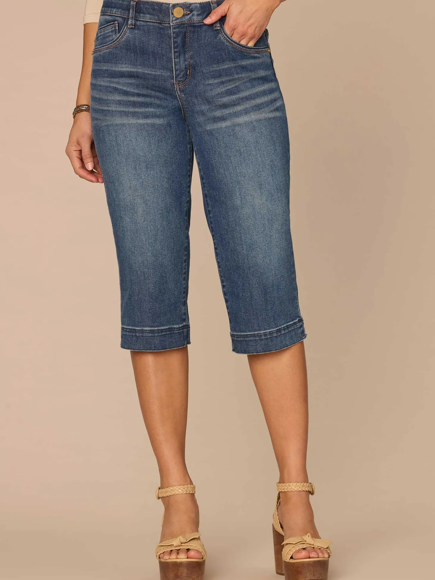 "Ab"solution® Mid-Rise 3D Embroidered Bow Pocket Skimmer Jeans
