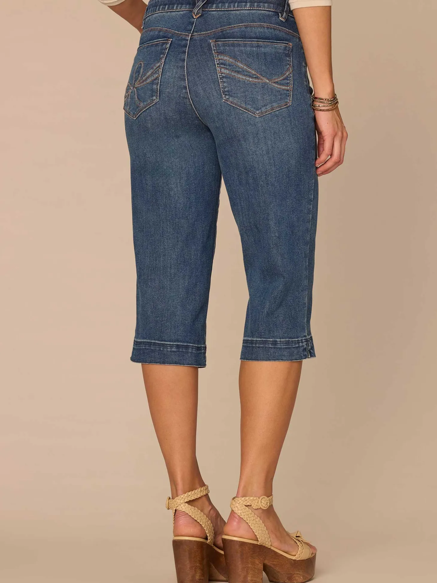 "Ab"solution® Mid-Rise 3D Embroidered Bow Pocket Skimmer Jeans