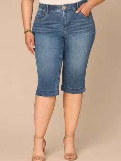 "Ab"solution® Mid-Rise 3D Embroidered Pocket Plus Size Skimmer Jeans