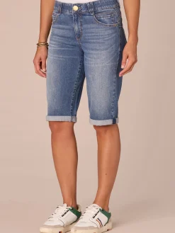 "Ab"solution Mid-Rise Petite Bermuda Shorts with Angled Dart Seams