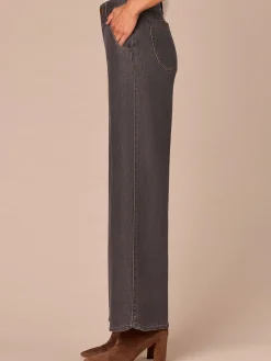 "Ab"solution® Skyrise Tulip Hem Petite Wide Leg Jeans