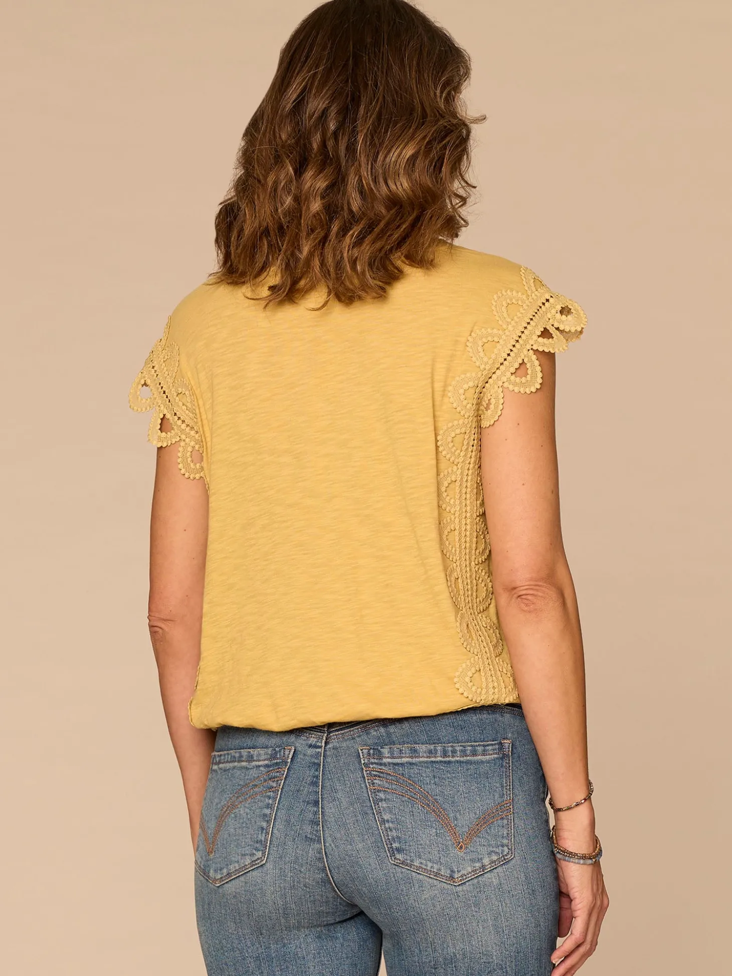 Extended Cap Sleeve Scoop Neck Scallop Trim Bubble Hem Knit Top