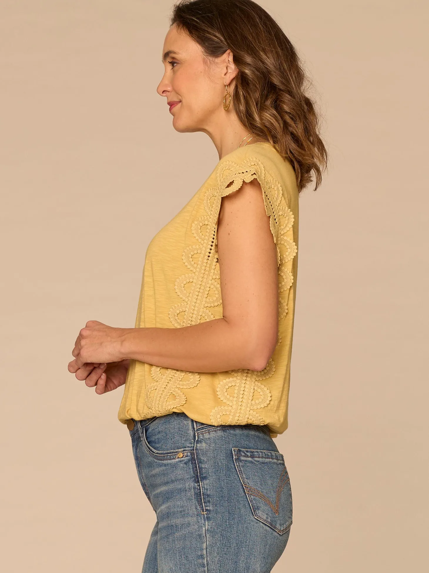 Extended Cap Sleeve Scoop Neck Scallop Trim Bubble Hem Knit Top