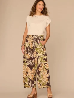 Extended Shoulder Scallop Edge Boat Neck Shirttail Hem Petite Knit Top
