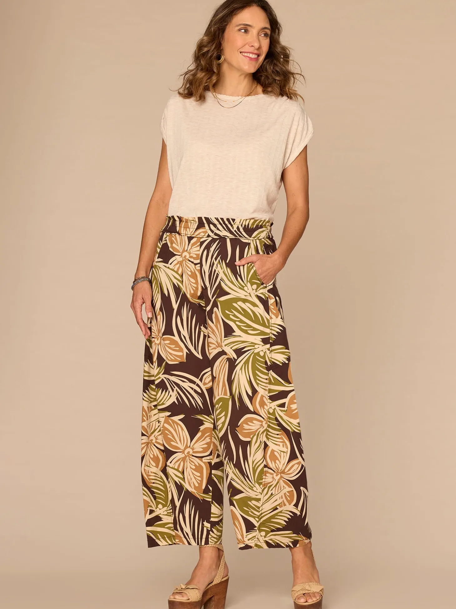 Extended Shoulder Scallop Edge Boat Neck Shirttail Hem Petite Knit Top