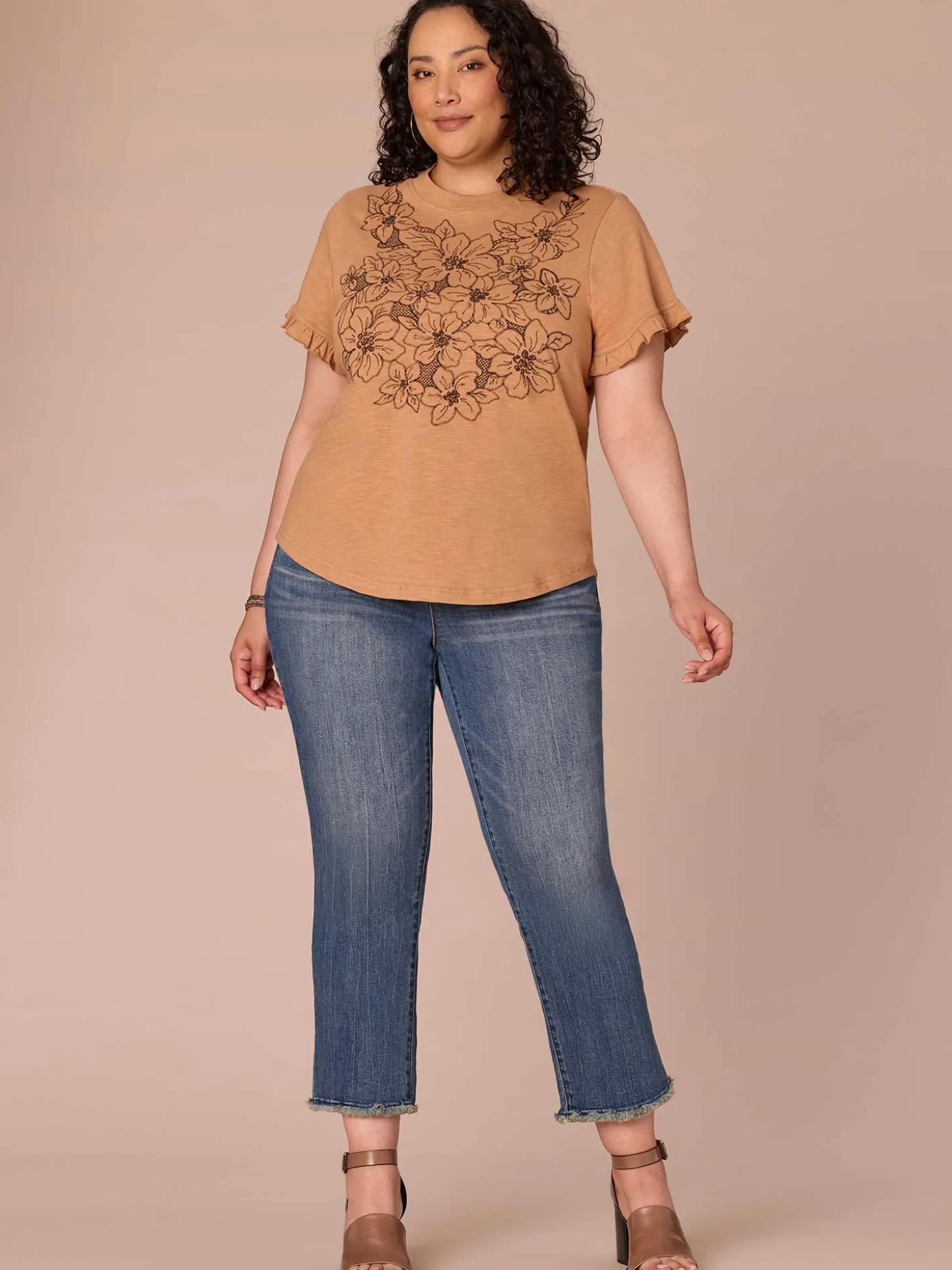 Short Sleeve Crew Neck Floral Embroidered Plus Size Knit Top