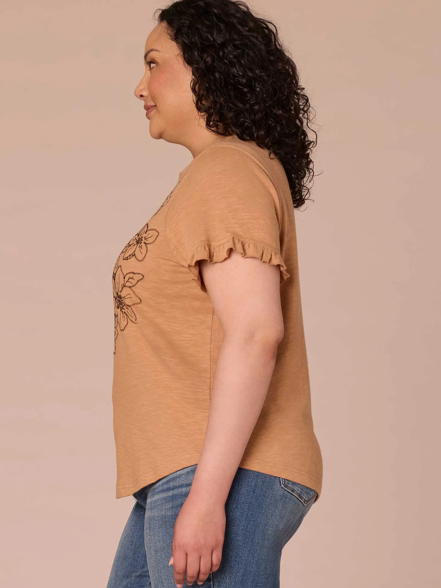 Short Sleeve Crew Neck Floral Embroidered Plus Size Knit Top