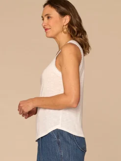 Sleeveless Sweetheart Neck Shell Tuck Embroidered Knit Tank Top